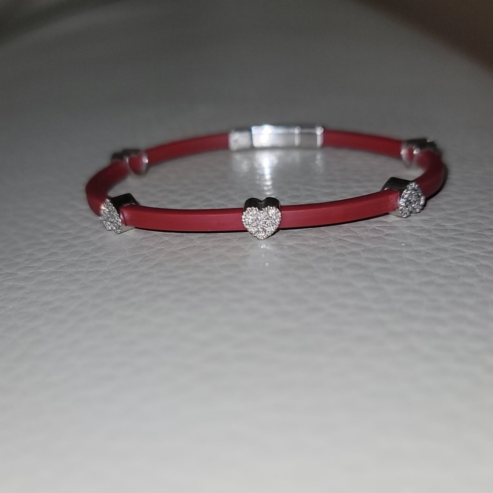 18k white gold five diamond hearts  band